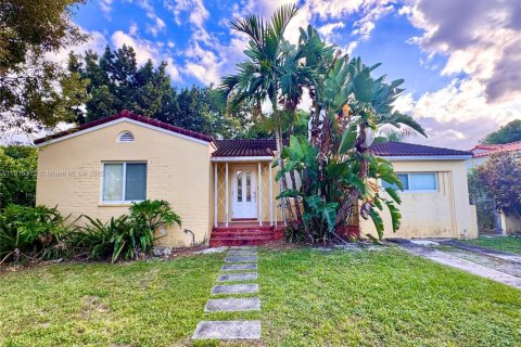 Купить виллу или дом в Майами, Флорида 2 спальни, 119.38м2, № 1972546 - фото 19