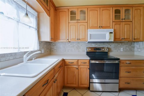 Купить виллу или дом в Майами, Флорида 2 спальни, 119.38м2, № 1972546 - фото 4