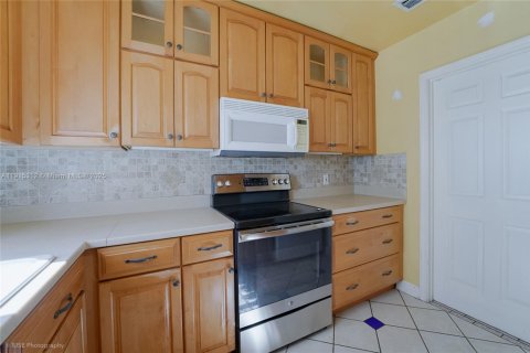 Купить виллу или дом в Майами, Флорида 2 спальни, 119.38м2, № 1972546 - фото 6