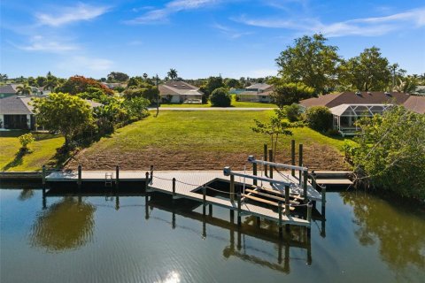 Land in Cape Coral, Florida № 2220987