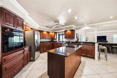 Купить виллу или дом в Сарасота, Флорида 9 комнат, 295.62м2, № 2122857 - фото 16
