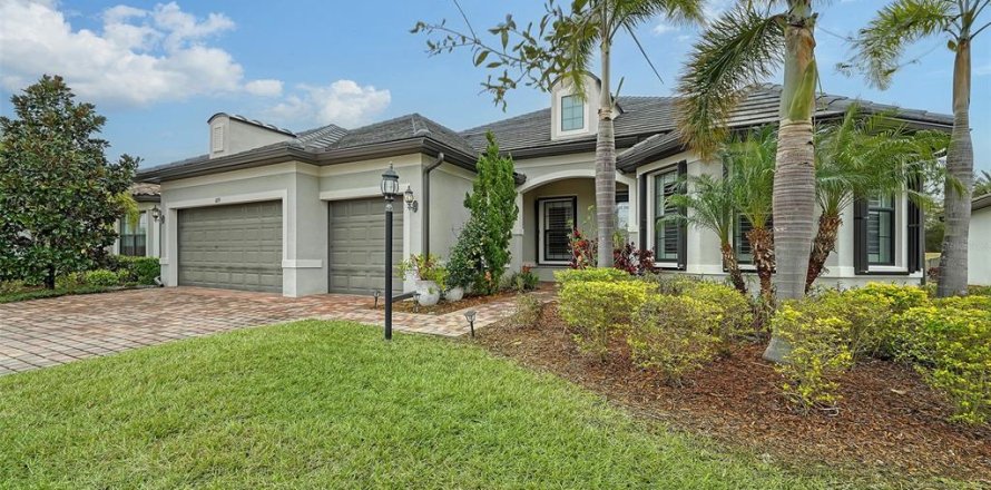 House in Bradenton, Florida 3 bedrooms, 231.14 sq.m. № 1895108