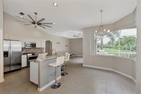 House in Rotonda, Florida 3 bedrooms, 190.17 sq.m. № 1678125 - photo 18