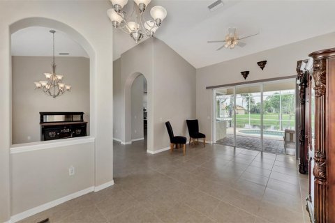 House in Rotonda, Florida 3 bedrooms, 190.17 sq.m. № 1678125 - photo 9