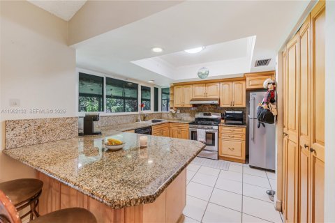 Villa ou maison à vendre à Miami, Floride: 3 chambres, 194.91 m2 № 2043224 - photo 12