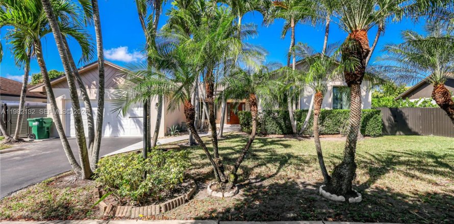Villa ou maison à Miami, Floride 3 chambres, 194.91 m2 № 2043224
