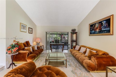Villa ou maison à vendre à Miami, Floride: 3 chambres, 194.91 m2 № 2043224 - photo 7