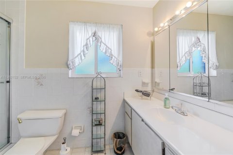 Villa ou maison à vendre à Miami, Floride: 3 chambres, 194.91 m2 № 2043224 - photo 27