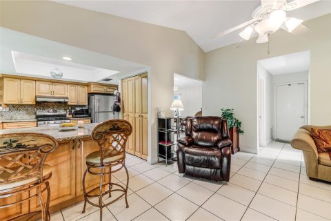 Villa ou maison à vendre à Miami, Floride: 3 chambres, 194.91 m2 № 2043224 - photo 13