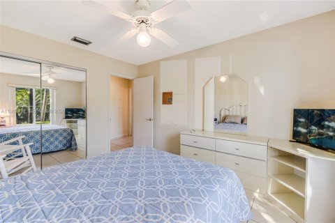 Villa ou maison à vendre à Miami, Floride: 3 chambres, 194.91 m2 № 2043224 - photo 28