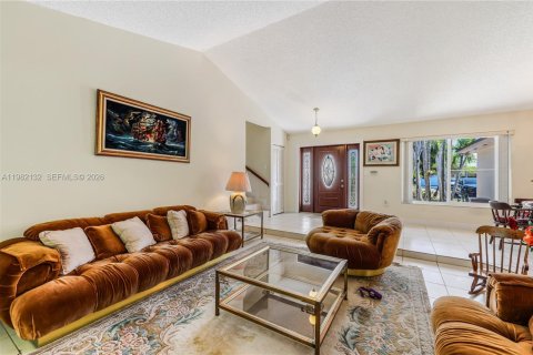 Villa ou maison à vendre à Miami, Floride: 3 chambres, 194.91 m2 № 2043224 - photo 9