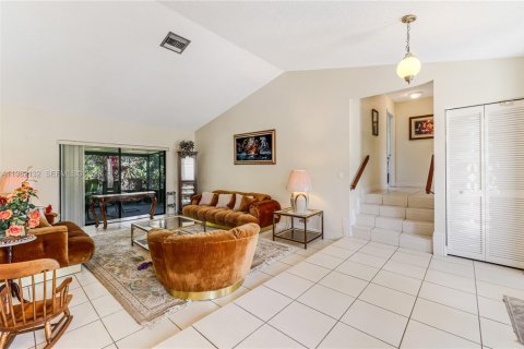 Villa ou maison à vendre à Miami, Floride: 3 chambres, 194.91 m2 № 2043224 - photo 6