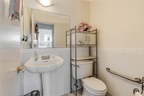 Villa ou maison à vendre à Miami, Floride: 3 chambres, 194.91 m2 № 2043224 - photo 14