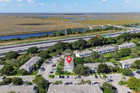 Купить таунхаус в Тамарак, Флорида 2 спальни, 103.12м2, № 1996529 - фото 23