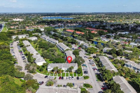 Купить таунхаус в Тамарак, Флорида 2 спальни, 103.12м2, № 1996529 - фото 22