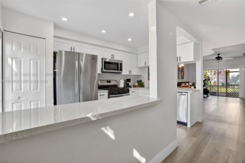 Купить таунхаус в Тамарак, Флорида 2 спальни, 103.12м2, № 1996529 - фото 3