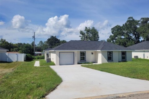 Villa ou maison à Dunnellon, Floride 4 chambres, 164.07 m2 № 2416681