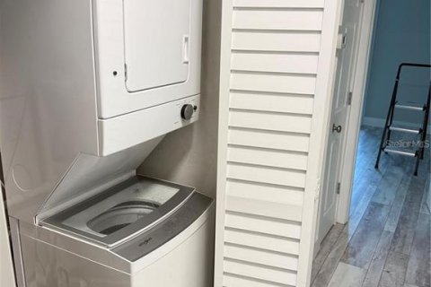 Снять в аренду квартиру в Сент-Питерсберг, Флорида 1 спальня, 76.64м2, № 2093773 - фото 30