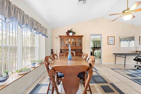 House in Spring Hill, Florida 2 bedrooms, 144 sq.m. № 2122901 - photo 11