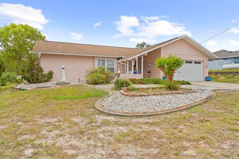 House in Spring Hill, Florida 2 bedrooms, 144 sq.m. № 2122901 - photo 3