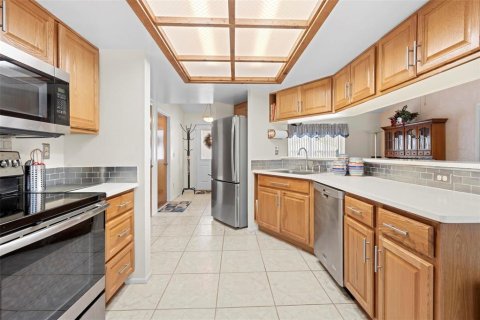House in Spring Hill, Florida 2 bedrooms, 144 sq.m. № 2122901 - photo 18