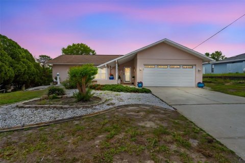 Casa en Spring Hill, Florida 2 dormitorios, 144 m2 № 2122901