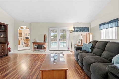House in Spring Hill, Florida 2 bedrooms, 144 sq.m. № 2122901 - photo 6