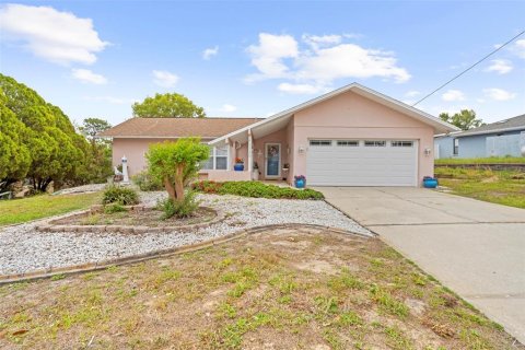 House in Spring Hill, Florida 2 bedrooms, 144 sq.m. № 2122901 - photo 2