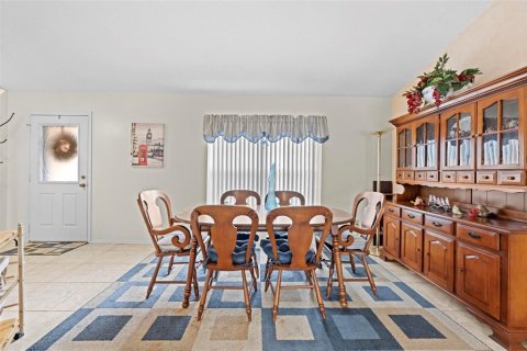 House in Spring Hill, Florida 2 bedrooms, 144 sq.m. № 2122901 - photo 10