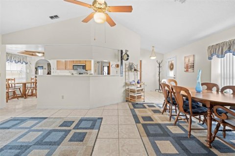 House in Spring Hill, Florida 2 bedrooms, 144 sq.m. № 2122901 - photo 25