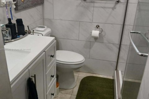 Condominio en venta en Hallandale Beach, Florida, 1 dormitorio, 71.53 m2 № 1943698 - foto 7