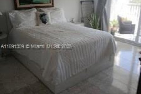 Condominio en venta en Hallandale Beach, Florida, 1 dormitorio, 71.53 m2 № 1943698 - foto 5