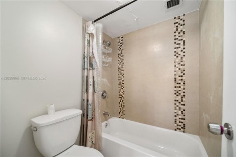 Condominio en alquiler en North Miami Beach, Florida, 1 dormitorio, 72.46 m2 № 2253350 - foto 9