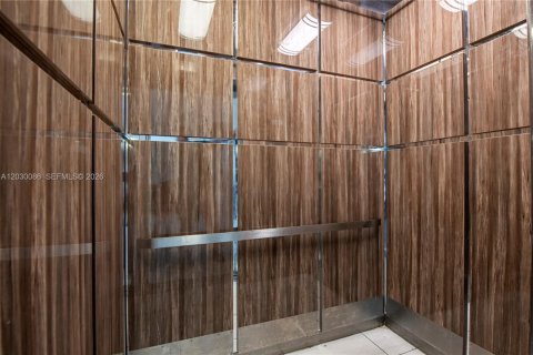 Condominio en alquiler en North Miami Beach, Florida, 1 dormitorio, 72.46 m2 № 2253350 - foto 11
