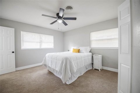 House in Winter Haven, Florida 3 bedrooms, 142.98 sq.m. № 1918126 - photo 19