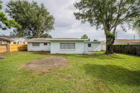 House in Winter Haven, Florida 3 bedrooms, 142.98 sq.m. № 1918126 - photo 4