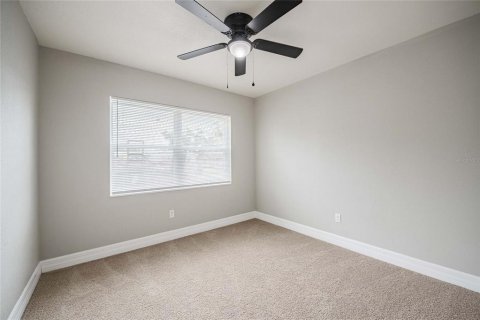 House in Winter Haven, Florida 3 bedrooms, 142.98 sq.m. № 1918126 - photo 24