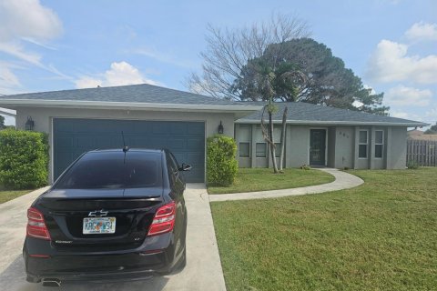 Villa ou maison à louer à Port St. Lucie, Floride: 3 chambres, 142.33 m2 № 2266216 - photo 3