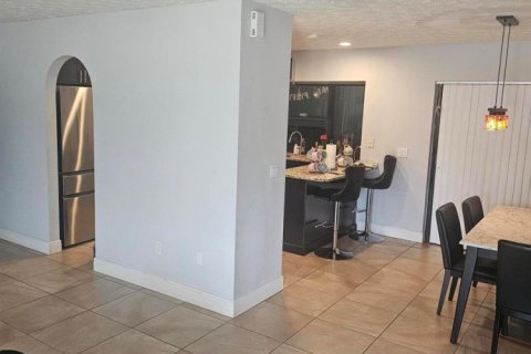 Villa ou maison à louer à Port St. Lucie, Floride: 3 chambres, 142.33 m2 № 2266216 - photo 5