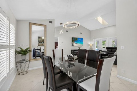 Villa ou maison à louer à Palm Beach Gardens, Floride: 4 chambres, 224.17 m2 № 1892578 - photo 12