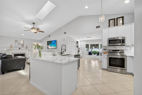 Villa ou maison à louer à Palm Beach Gardens, Floride: 4 chambres, 224.17 m2 № 1892578 - photo 13