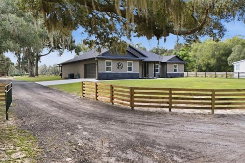 House in Altoona, Florida 4 bedrooms, 266.54 sq.m. № 2396214 - photo 6
