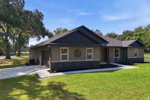 House in Altoona, Florida 4 bedrooms, 266.54 sq.m. № 2396214 - photo 3