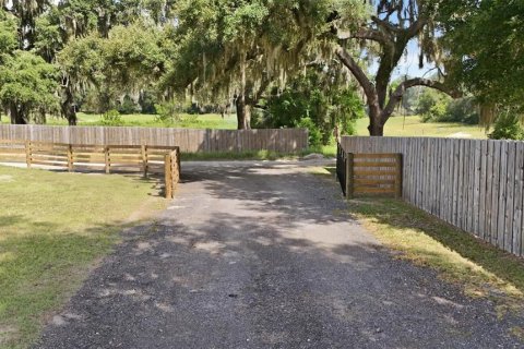 House in Altoona, Florida 4 bedrooms, 266.54 sq.m. № 2396214 - photo 7