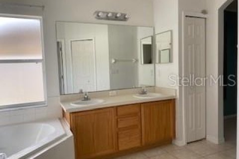 Casa en alquiler en Kissimmee, Florida, 3 dormitorios, 150.87 m2 № 1659680 - foto 16