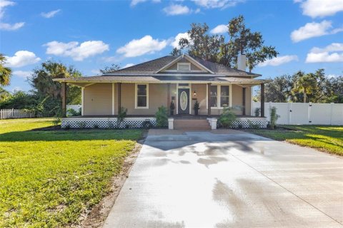 House in Arcadia, Florida 3 bedrooms, 145.11 sq.m. № 2418579 - photo 2