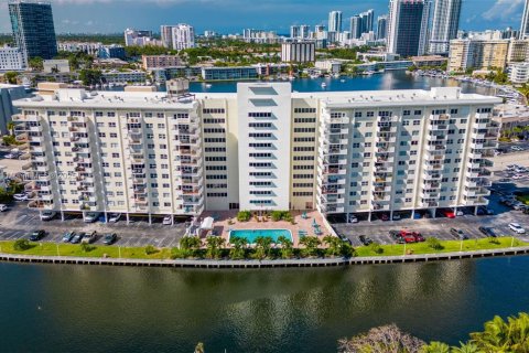 Copropriété à louer à Hallandale Beach, Floride: 1 chambre № 1961203 - photo 18