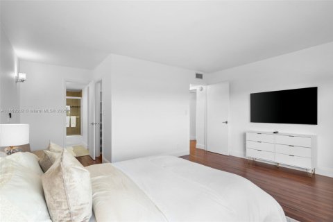 Copropriété à louer à Hallandale Beach, Floride: 1 chambre № 1961203 - photo 7