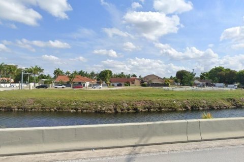 Land in Miami, Florida № 2028161 - photo 2