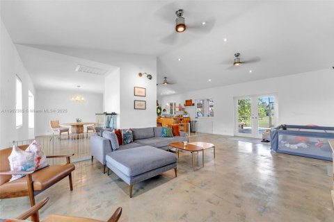 Villa ou maison à vendre à Homestead, Floride: 4 chambres, 263.94 m2 № 1971472 - photo 4